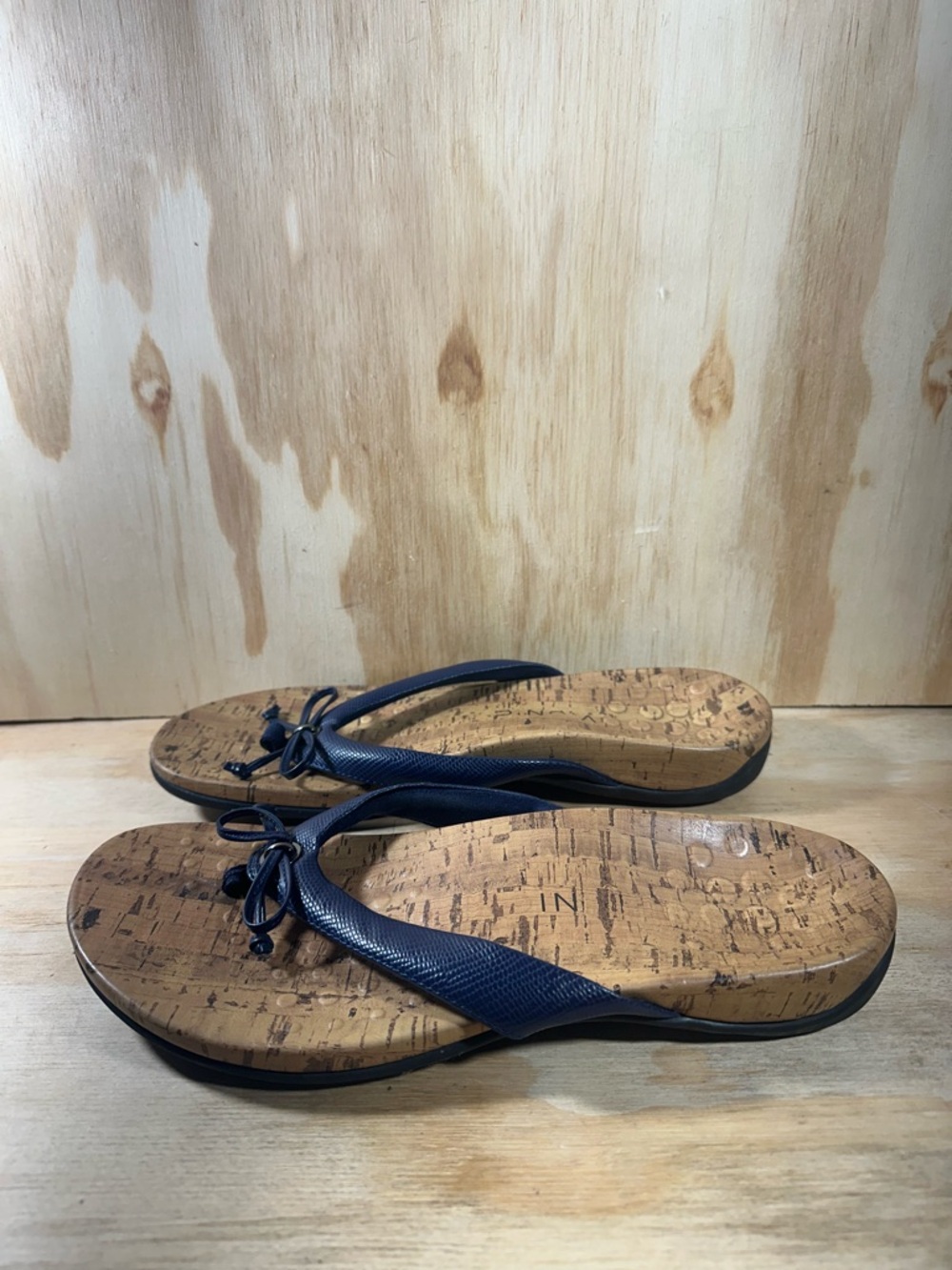 Vionic Cassie Rock Navy Bow Flip Flop Sandals Women’s Size 10